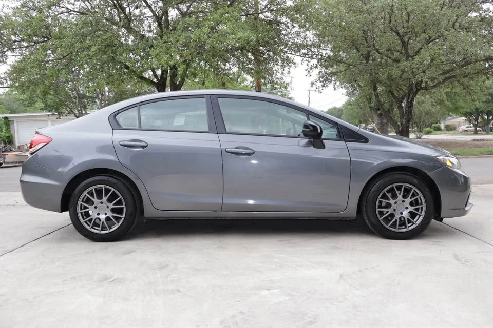 2013 Honda Civic 9th Gen - Image 6 of 15