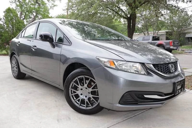 2013 Honda Civic 9th Gen - Image 2 of 15