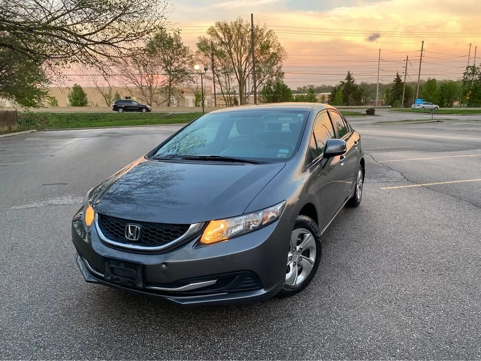 2013 Honda Civic 9th Gen - Image 2 of 17