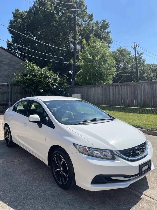 2013 Honda Civic 9th Gen - Image 2 of 16