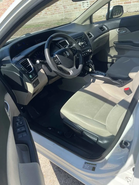 2013 Honda Civic 9th Gen - Image 9 of 16