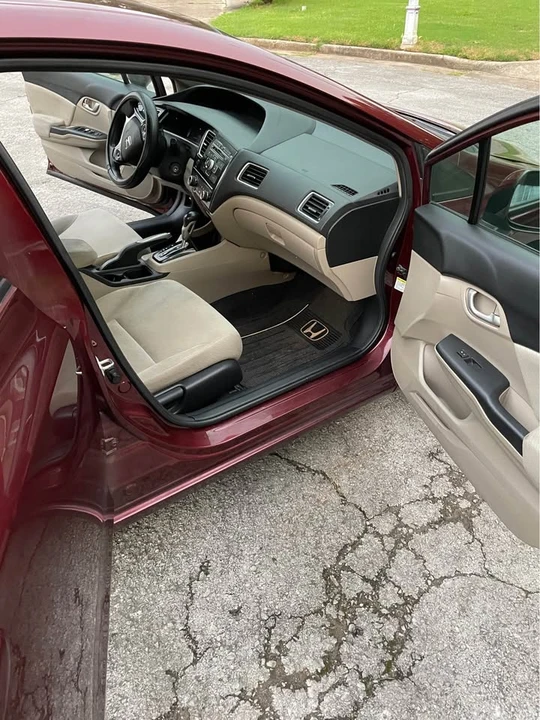 2013 Honda Civic 9th Gen - Image 3 of 10