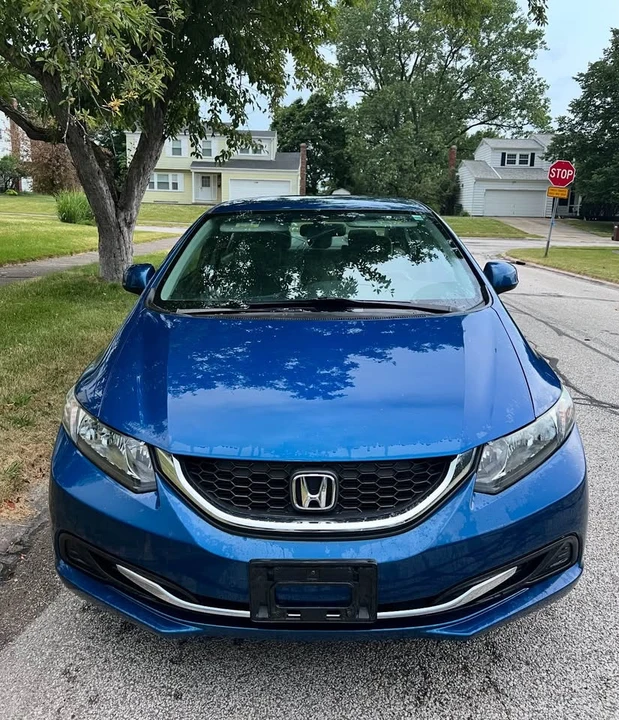 2013 Honda Civic 9th Gen - Image 2 of 10