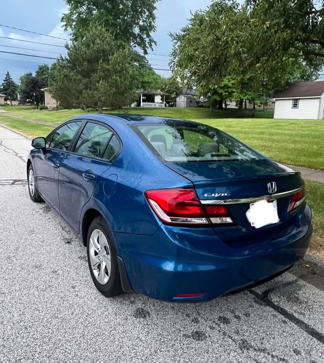 2013 Honda Civic 9th Gen - Image 4 of 10