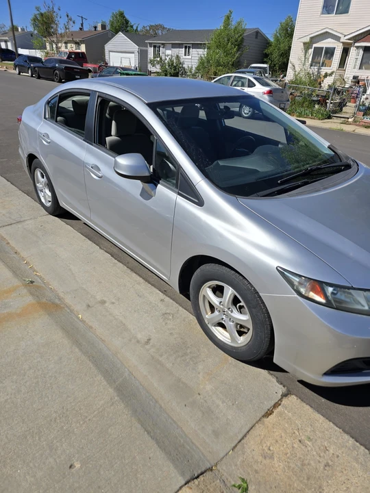 2013 Honda Civic 9th Gen - Image 2 of 12