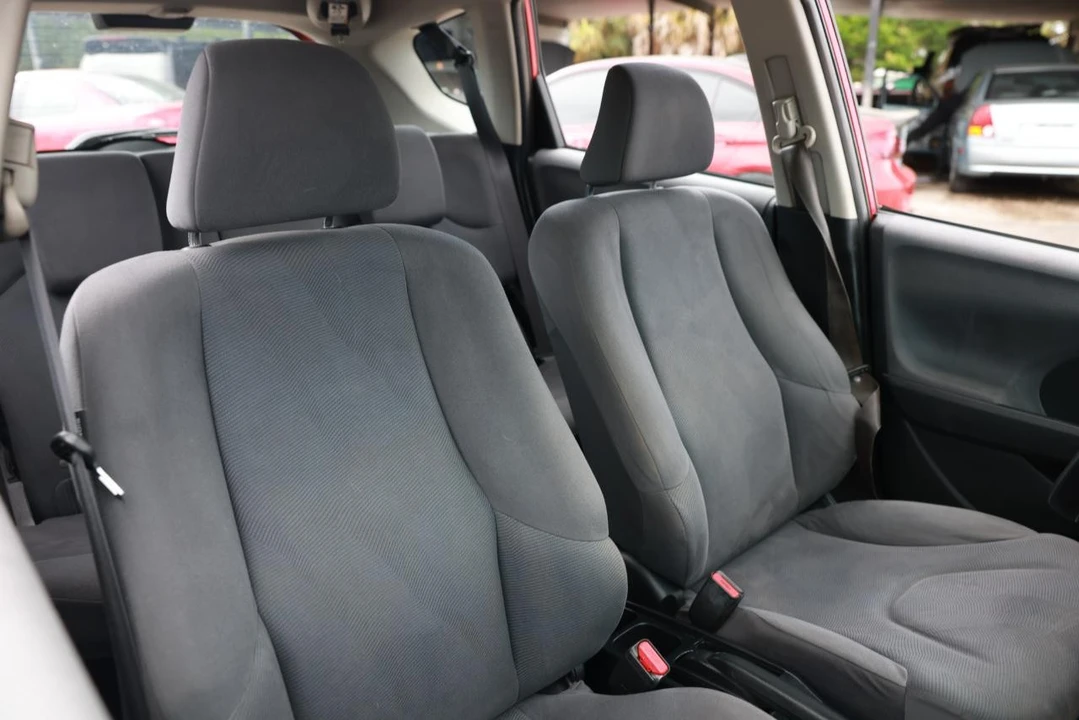 2013 Honda Fit - Image 18 of 21