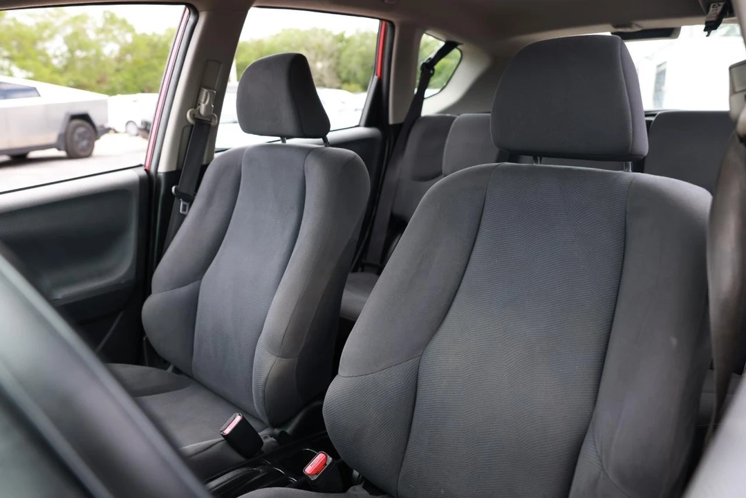 2013 Honda Fit - Image 6 of 21