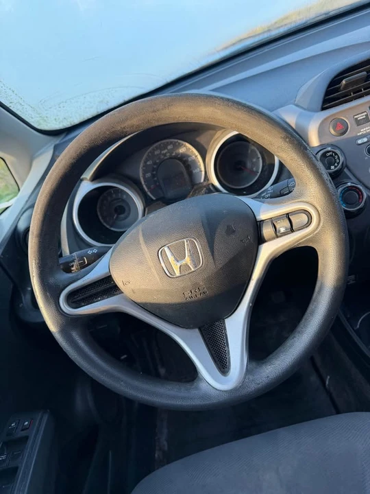 2013 Honda Fit - Image 10 of 13