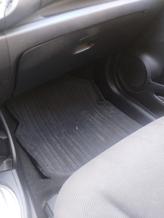 2013 Honda Fit - Image 9 of 18