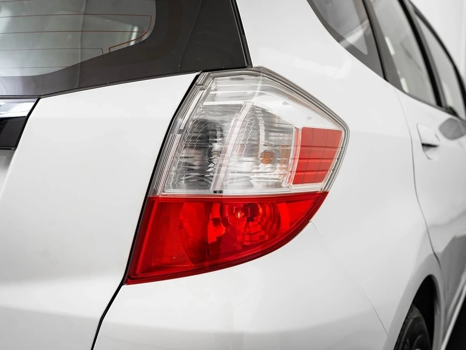 2013 Honda Fit - Image 13 of 21