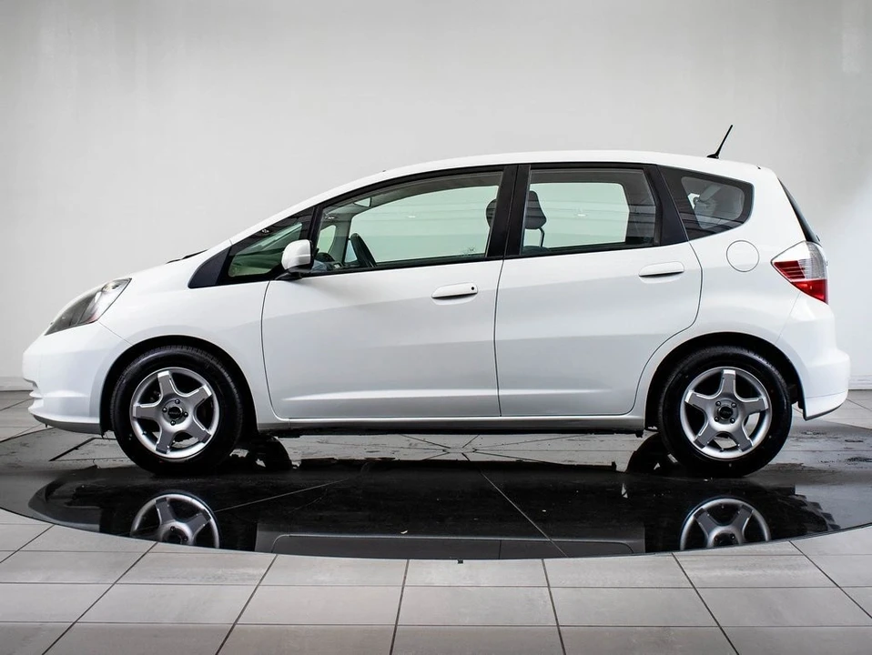 2013 Honda Fit - Image 10 of 21