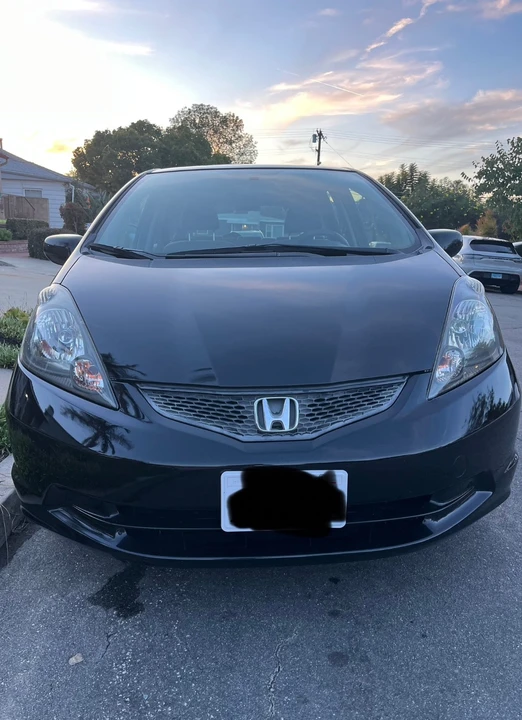 2013 Honda Fit - Image 2 of 15