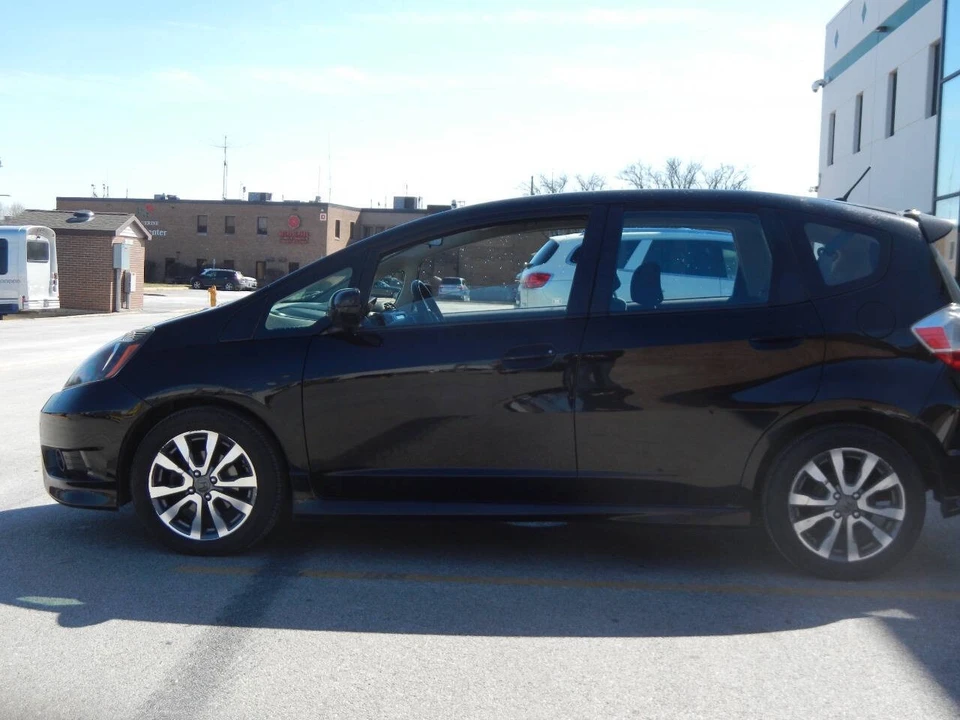 2013 Honda Fit - Image 10 of 21