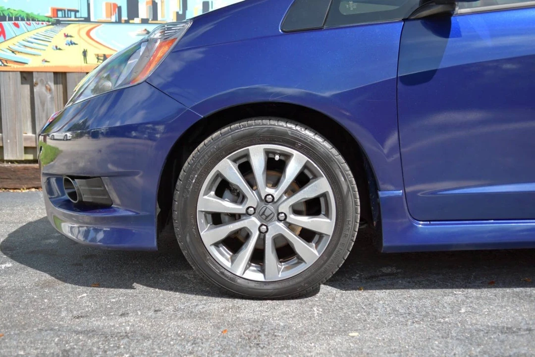 2013 Honda Fit - Image 9 of 12