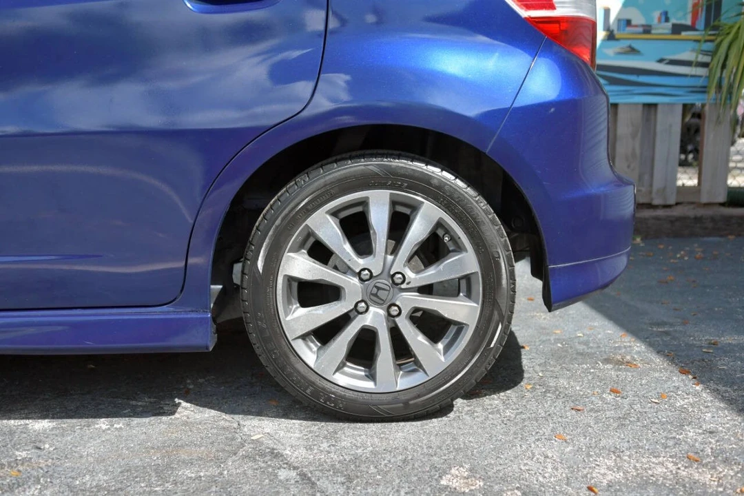 2013 Honda Fit - Image 8 of 12