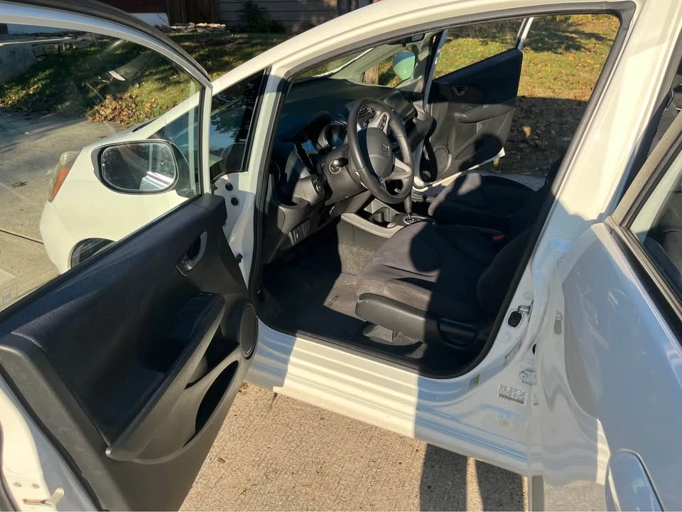 2013 Honda Fit - Image 10 of 20