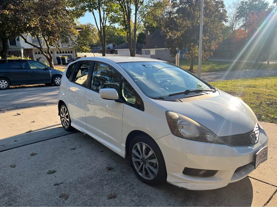 2013 Honda Fit - Image 2 of 20