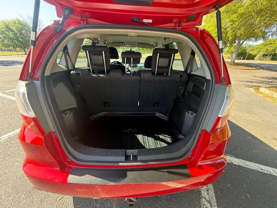 2013 Honda Fit - Image 9 of 21