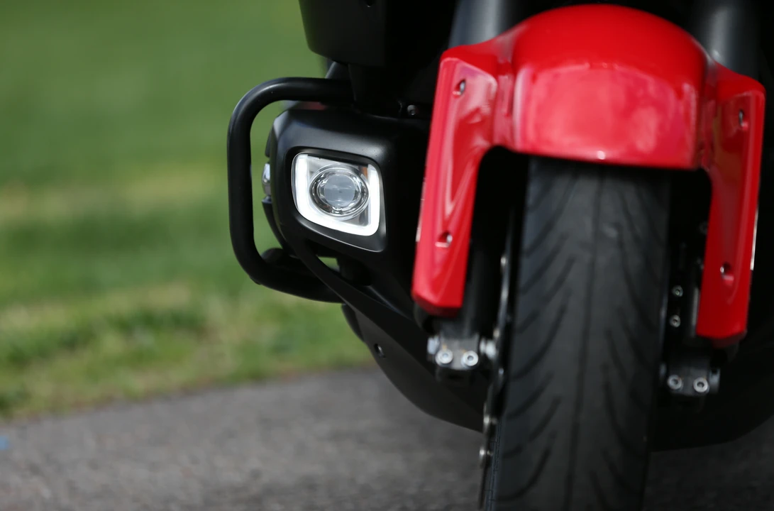 2013 Honda Gold Wing - Image 13 of 31