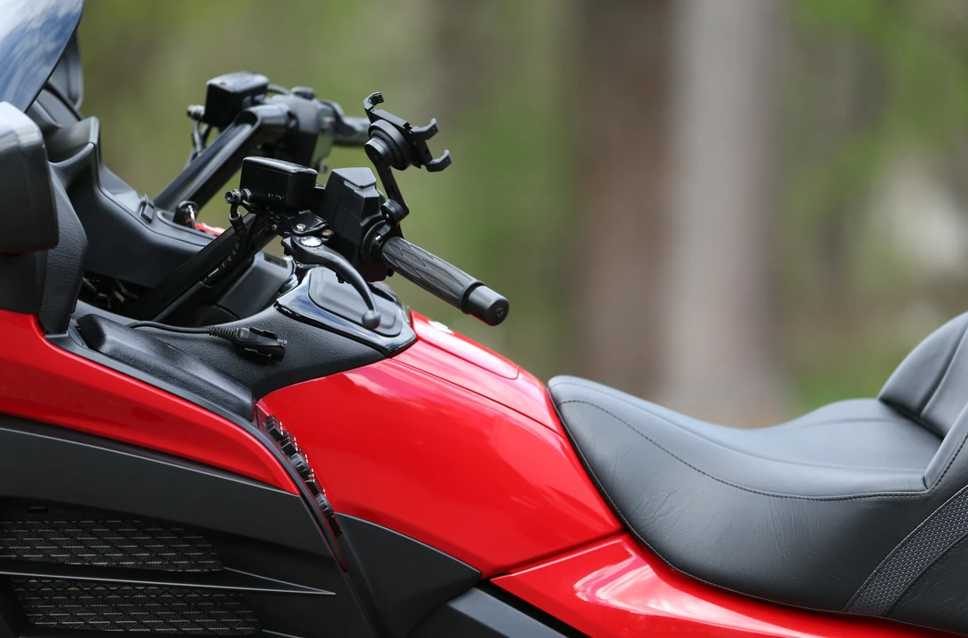 2013 Honda Gold Wing - Image 22 of 31