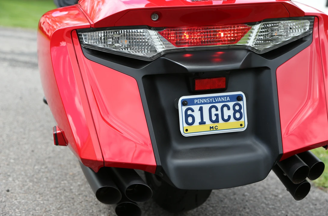 2013 Honda Gold Wing - Image 26 of 31
