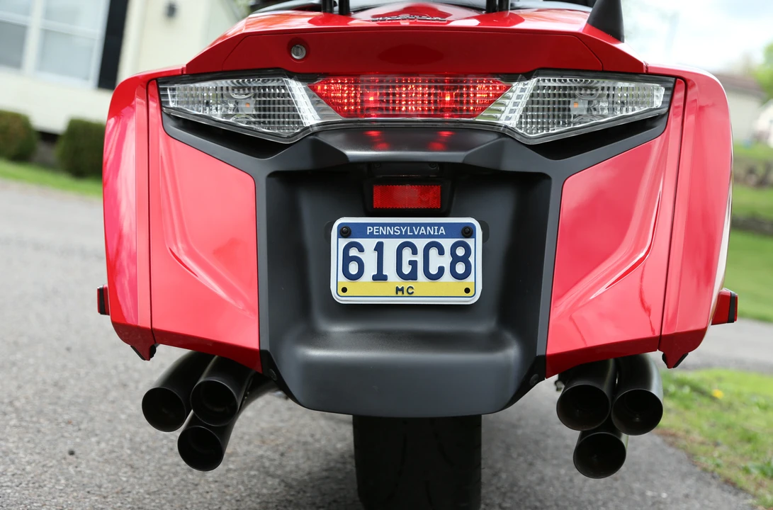 2013 Honda Gold Wing - Image 27 of 31