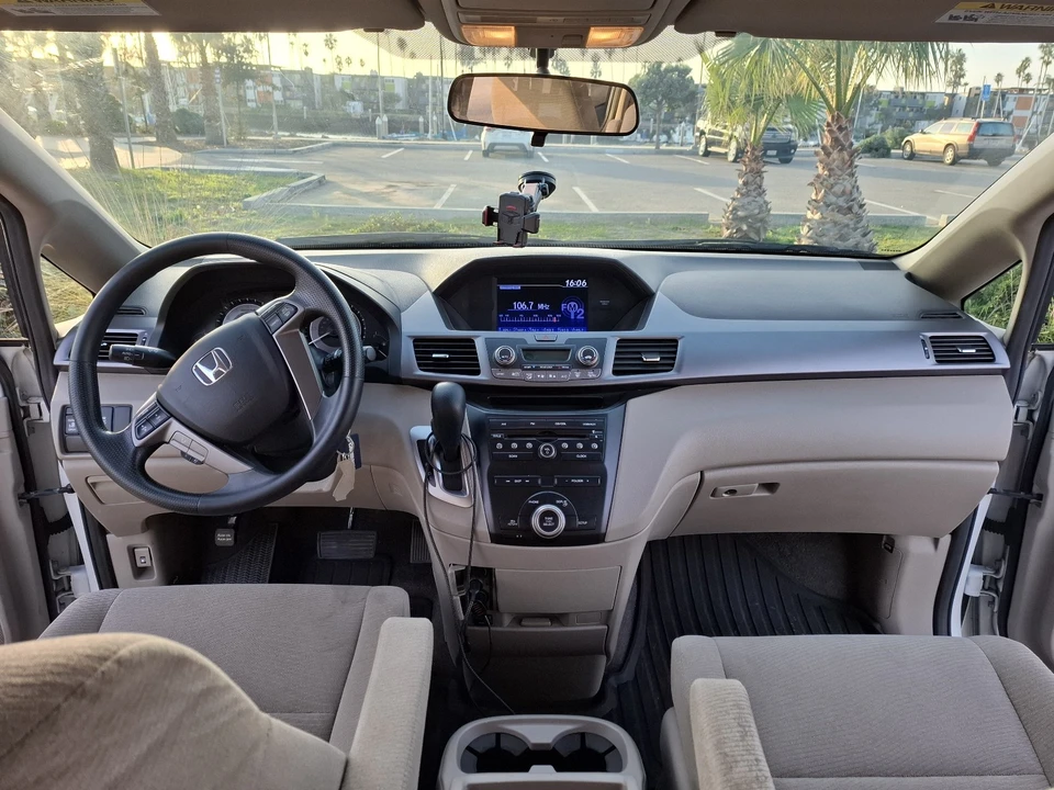 2013 Honda Odyssey - Image 10 of 14