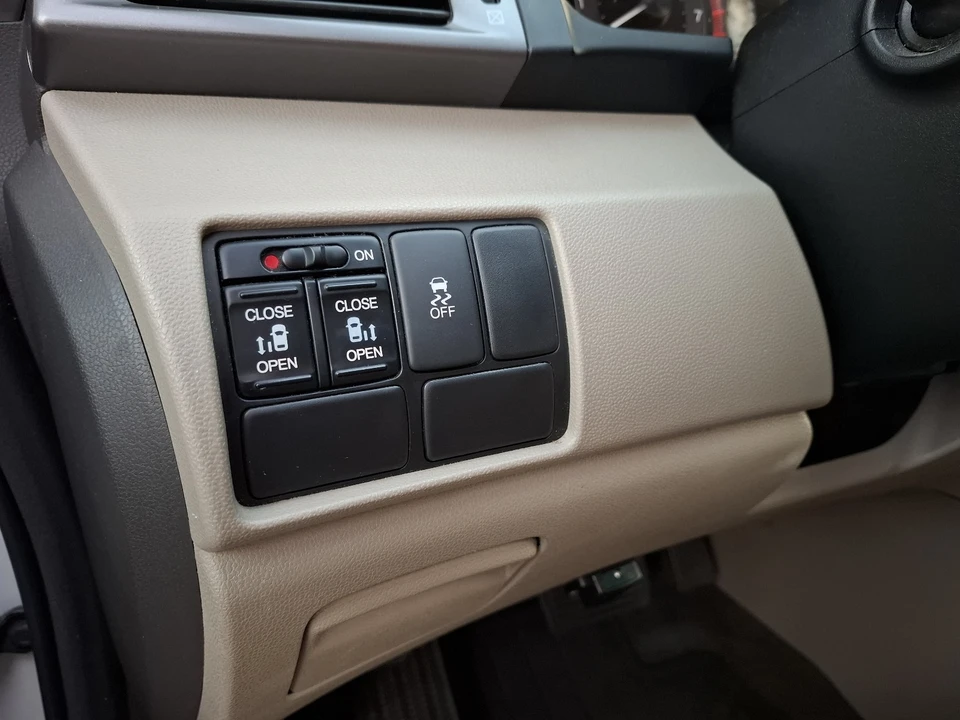 2013 Honda Odyssey - Image 11 of 14
