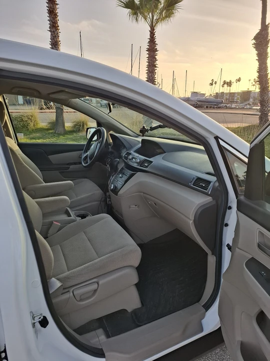 2013 Honda Odyssey - Image 8 of 14