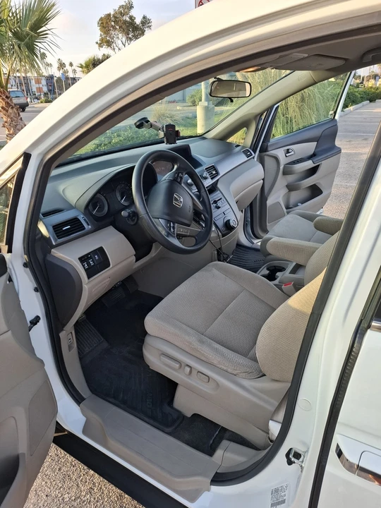 2013 Honda Odyssey - Image 9 of 14