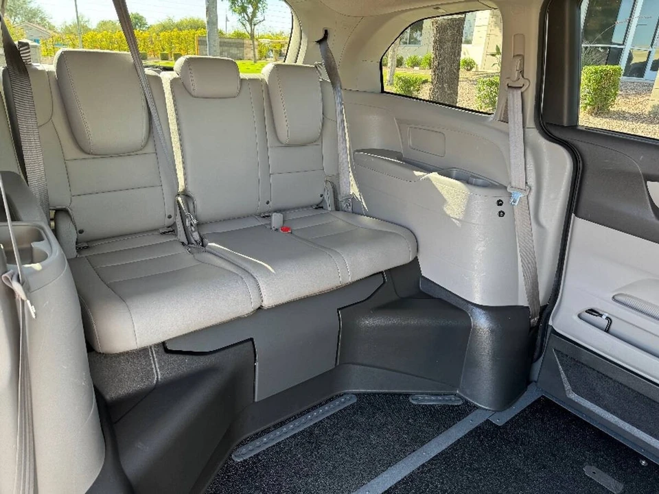 2013 Honda Odyssey - Image 9 of 15