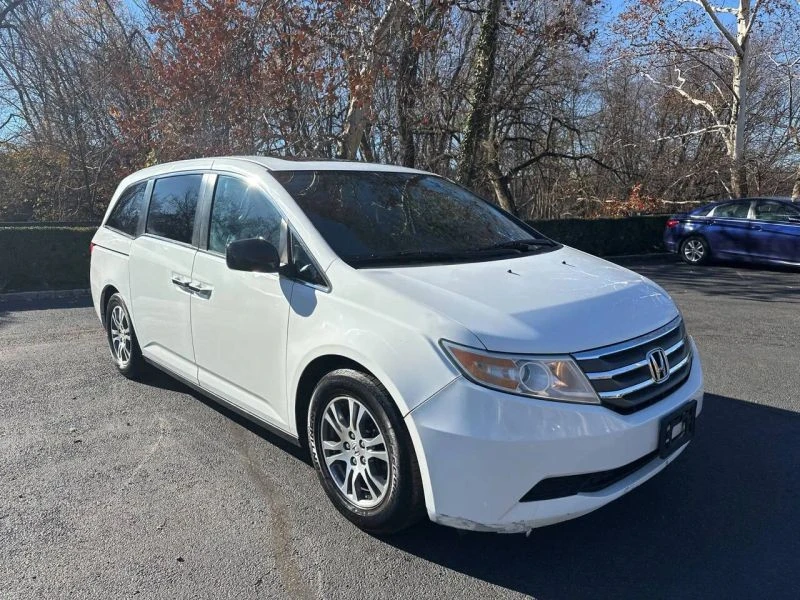 2013 Honda Odyssey - Image 2 of 12