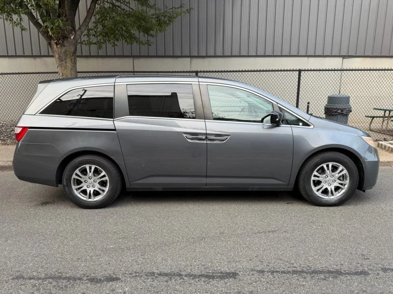 2013 Honda Odyssey - Image 8 of 12