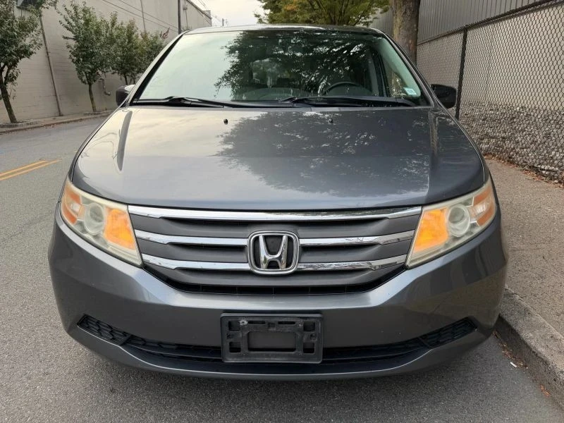 2013 Honda Odyssey - Image 2 of 12