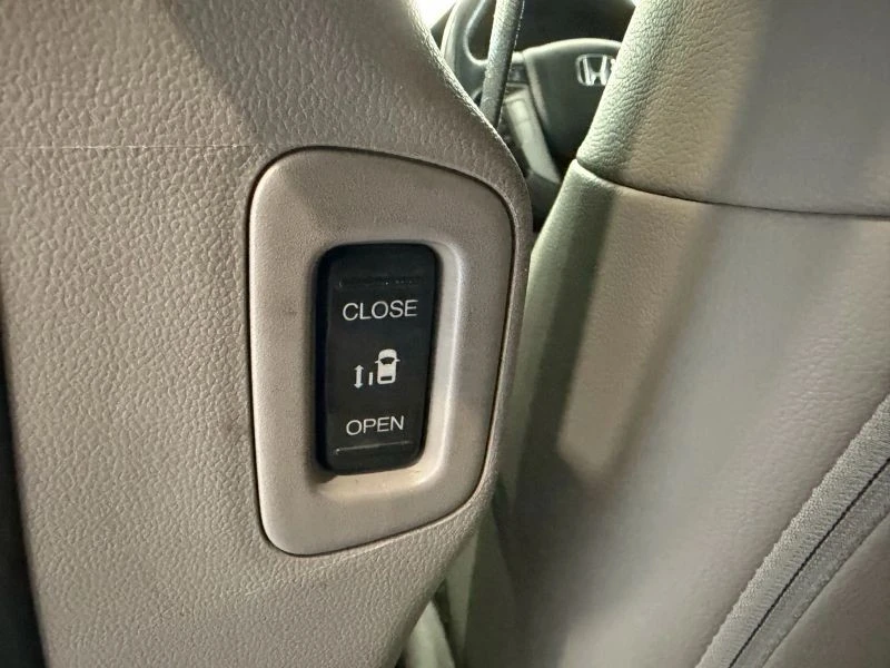 2013 Honda Odyssey - Image 11 of 12