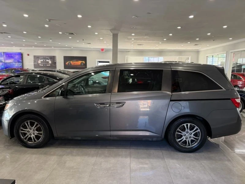 2013 Honda Odyssey - Image 2 of 12