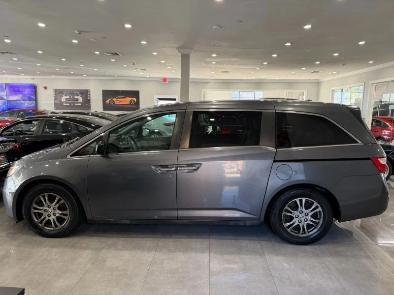 2013 Honda Odyssey - Image 2 of 12
