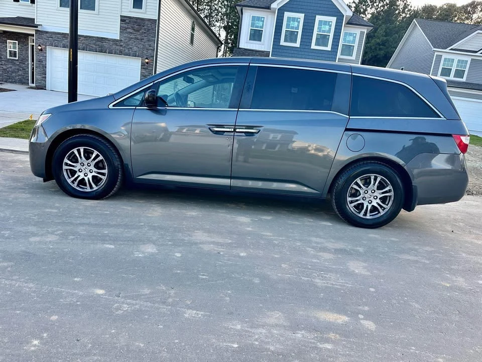 2013 Honda Odyssey - Image 2 of 14