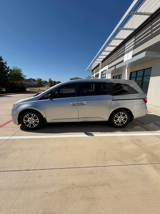 2013 Honda Odyssey - Image 3 of 10