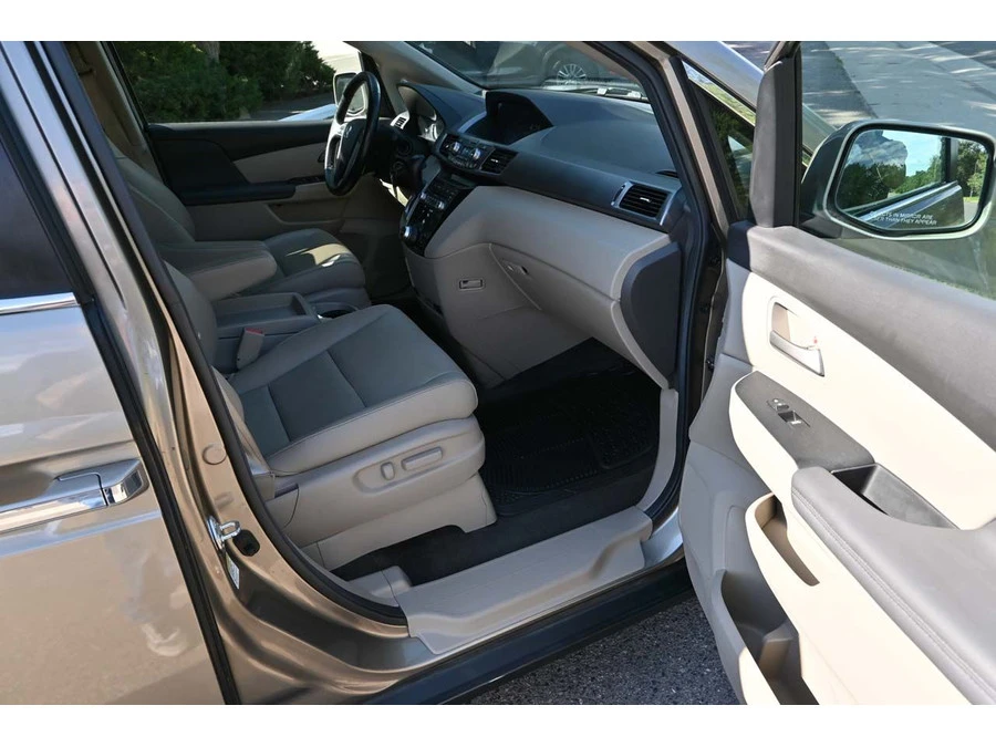 2013 Honda Odyssey - Image 15 of 21