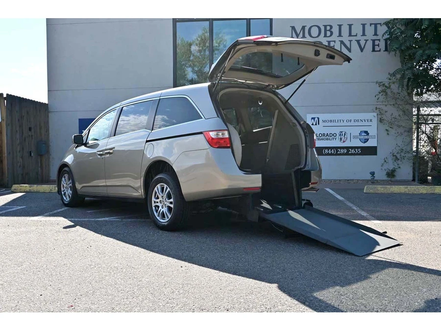 2013 Honda Odyssey - Image 2 of 21
