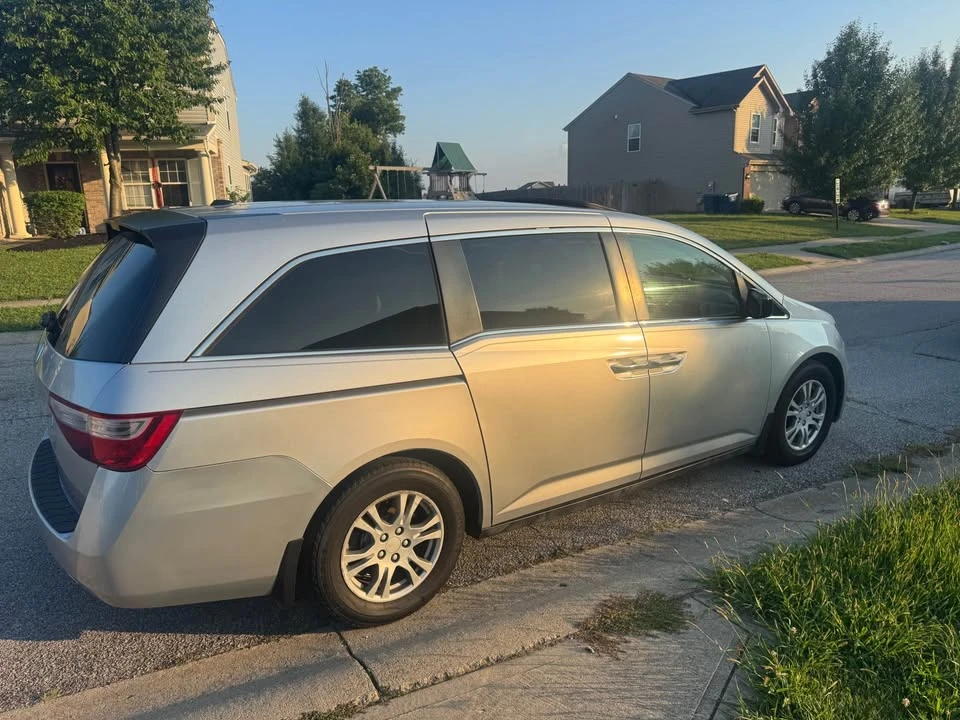 2013 Honda Odyssey - Image 2 of 8