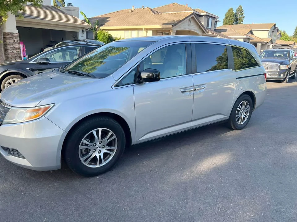 2013 Honda Odyssey - Image 2 of 9