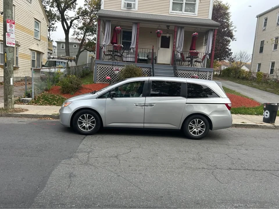 2013 Honda Odyssey - Image 2 of 4
