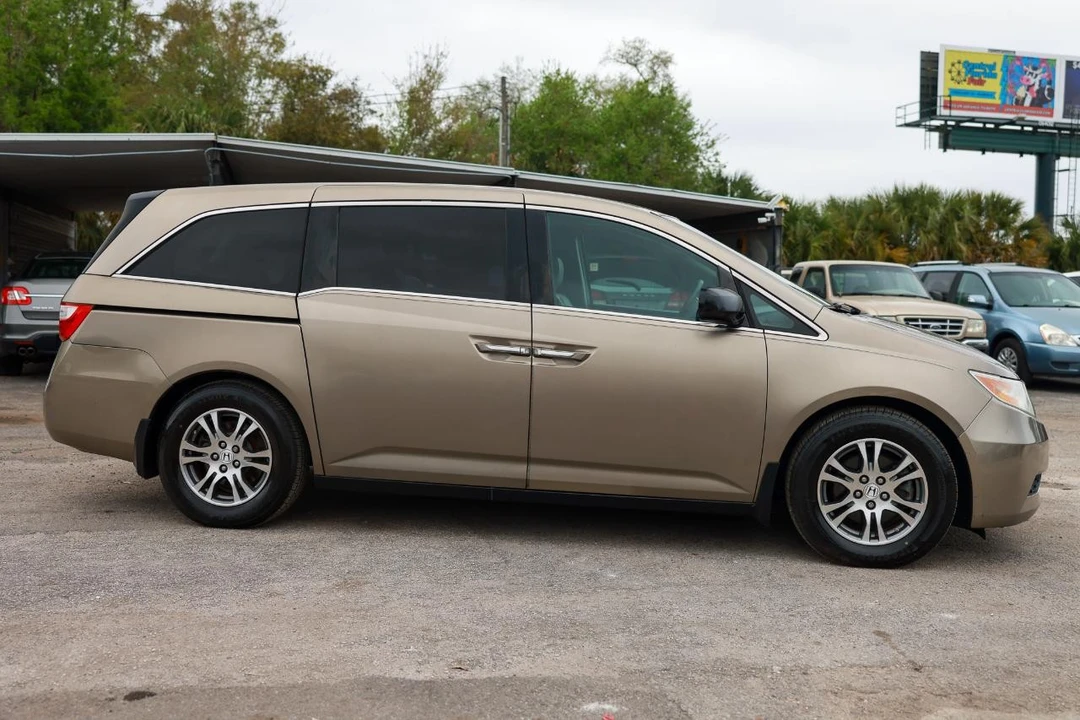 2013 Honda Odyssey - Image 14 of 21