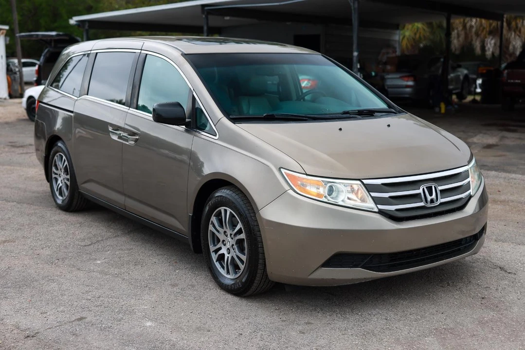 2013 Honda Odyssey - Image 16 of 21