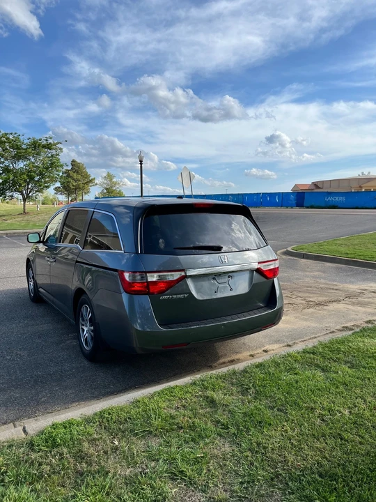 2013 Honda Odyssey - Image 2 of 6