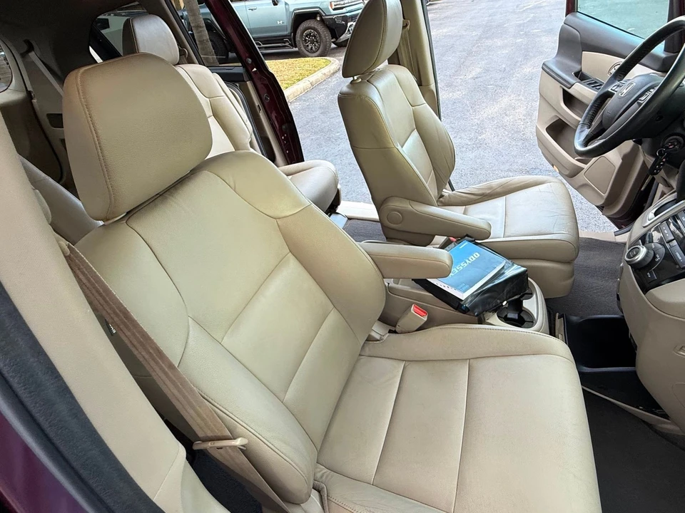 2013 Honda Odyssey - Image 2 of 12
