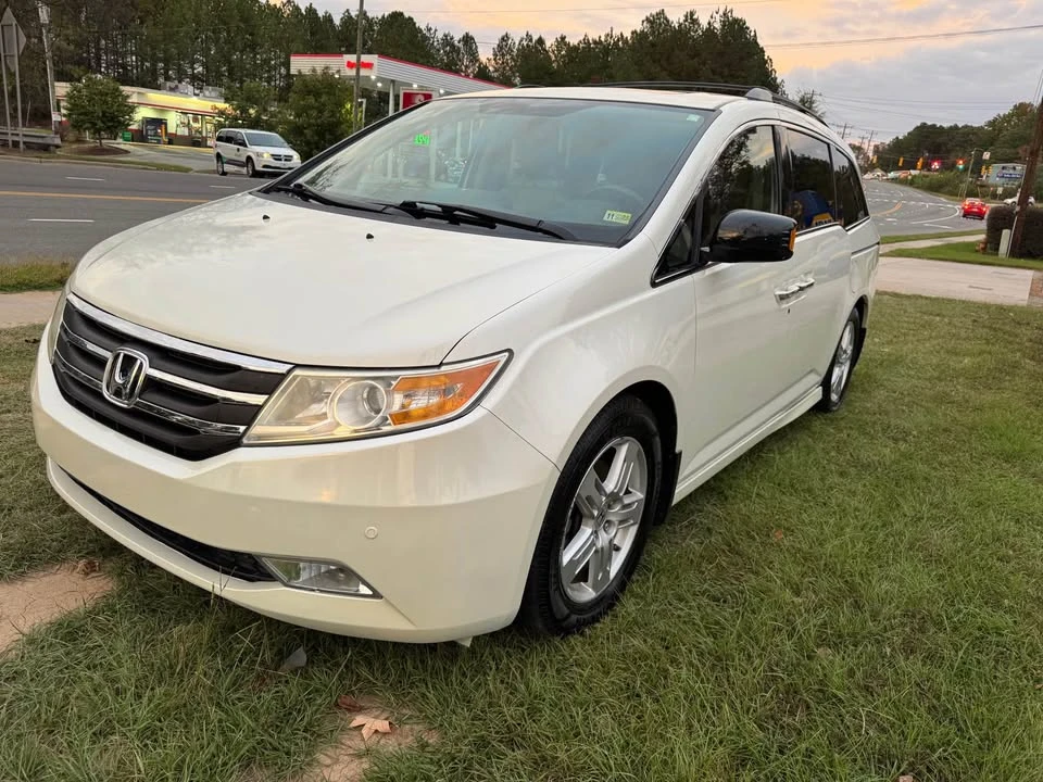 2013 Honda Odyssey - Image 12 of 13