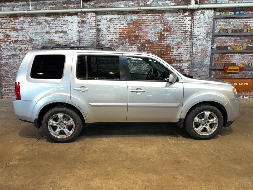 2013 Honda Pilot 2nd Gen - Image 2 of 31